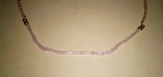 Cadena dorada con cuentas de vidrio rosa 39cm