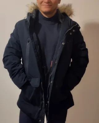 Parka larga azul con capucha para hombre