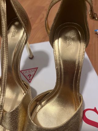 Tacones Zara Dorados