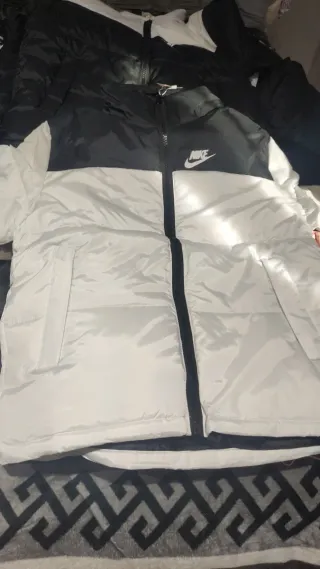 Chaqueta Nike Negra y Blanca m asta xxxl