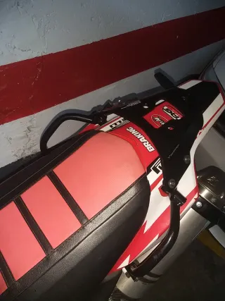 Portabaúl Yamaha XT660 con anclajes SW MOTECH