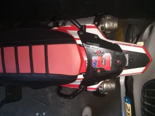 Portabaúl Yamaha XT660 con anclajes SW MOTECH