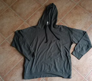 Conjunto 3 jerseys mujer talla única   8€ cada uno