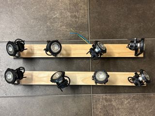 Faretto decorativo nero su base legno