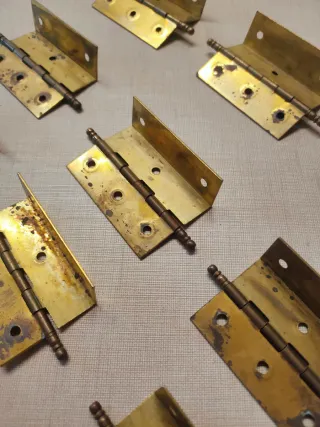 Bisagras para muebles (varias)