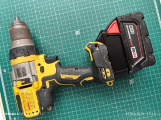 Adaptador Dewalt XR - Bateria Milwaukee M18