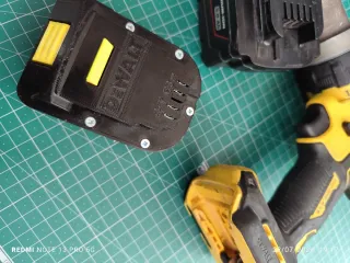 Adaptador Dewalt XR - Bateria Milwaukee M18