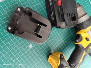 Adaptador Dewalt XR - Bateria Milwaukee M18