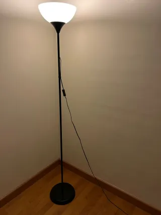 Lámpara de pie moderna