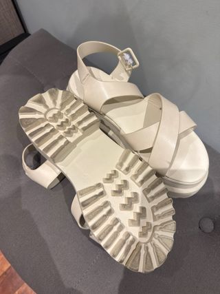 Sandalias Beige Plataforma