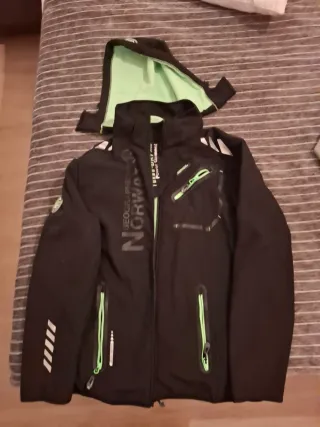 Chaqueta Geographic Norway Negra y Verde