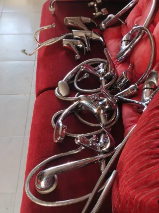 Lotes de grifos de metal