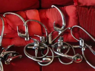 Lotes de grifos de metal