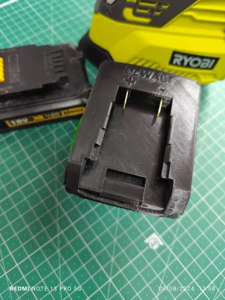 Adaptador Bateria Ryobi ONE+ para DeWalt XR