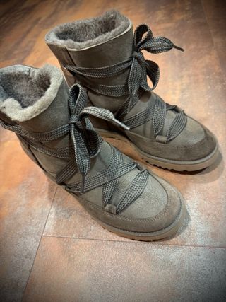 Botas UGG Classic Femme Lace-Up topo