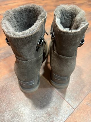 Botas UGG Classic Femme Lace-Up topo