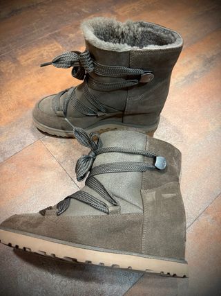 Botas UGG Classic Femme Lace-Up topo