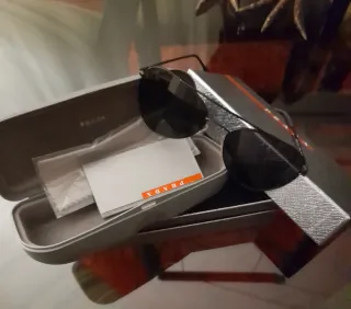 Gafas de sol aviador Prada negras