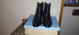 Botines Dorking Piel Negros