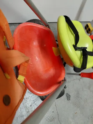 Triciclo infantil con empujador y bolsa