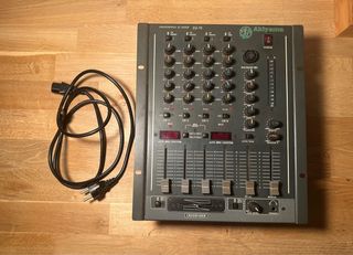 Mesa de mezclas Akiyama DJ-70 4 canales
