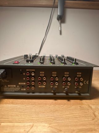 Mesa de mezclas Akiyama DJ-70 4 canales