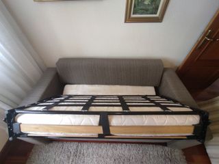 Precioso sofá-cama de dos plazas. ¡Chollazo!