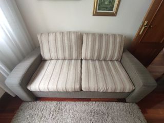 Precioso sofá-cama de dos plazas. ¡Chollazo!