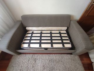 Precioso sofá-cama de dos plazas. ¡Chollazo!