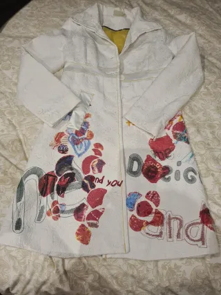 Abrigo Desigual Blanco con Estampado Multicolor