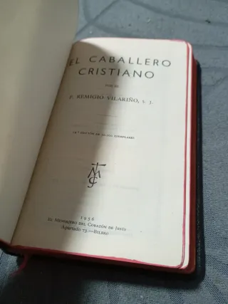 Libro con baño de oro8€8€