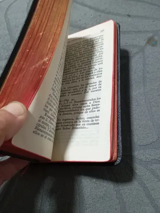 Libro con baño de oro8€8€