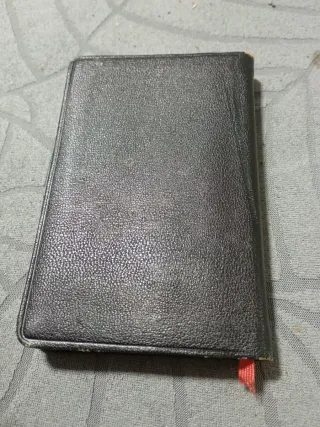 Libro con baño de oro8€8€