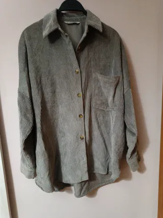 Camisa de pana gris