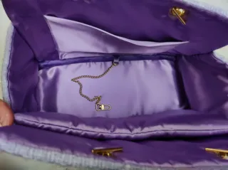 Borsa Inamorada lilla con catena oro