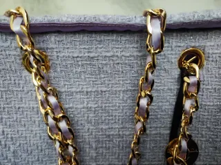 Borsa Inamorada lilla con catena oro