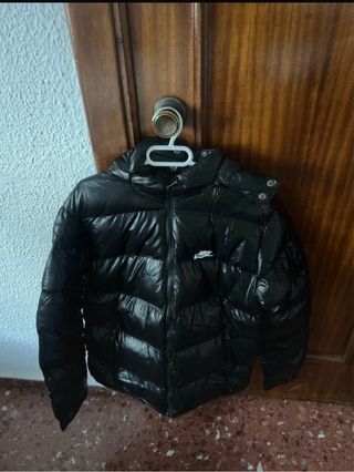 Abrigo Nike Negro con Capucha