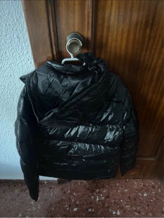 Abrigo Nike Negro con Capucha