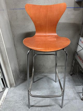 Taburetes madera y metal