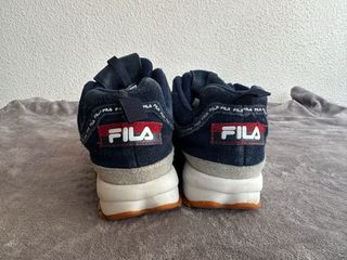 Zapatillas Fila Azul y Rojo