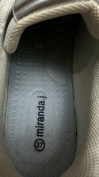 Zapatillas Blancas y Plateadas Mujer