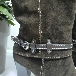 Botas altas de piel marrones