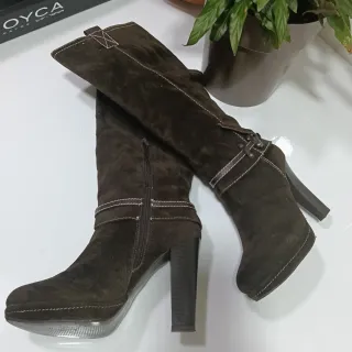 Botas altas de piel marrones