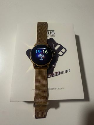 Reloj Lotus smartwatch con pantalla táctil