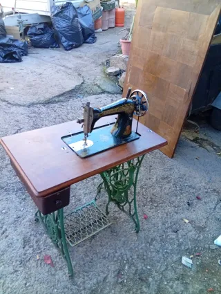 Máquina de coser antigua