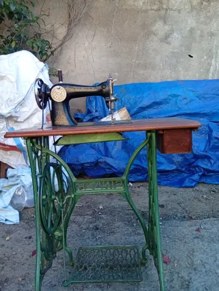 Máquina de coser antigua