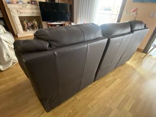 Sofá de piel eléctrico marrón oscuro