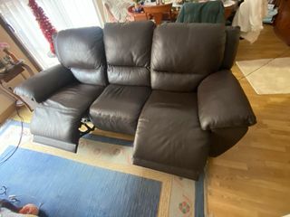 Sofá de piel eléctrico marrón oscuro