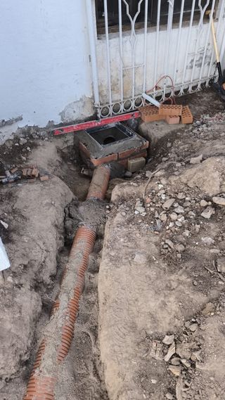 albañil, fontanero, electricista