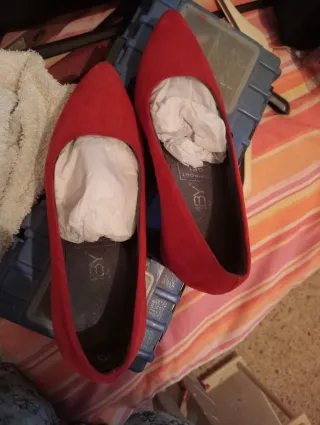 Zapatos de tacón rojos